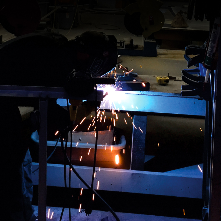 fix-auto-pylon-sign-welding-fabrication-universal-sign-group-934×934